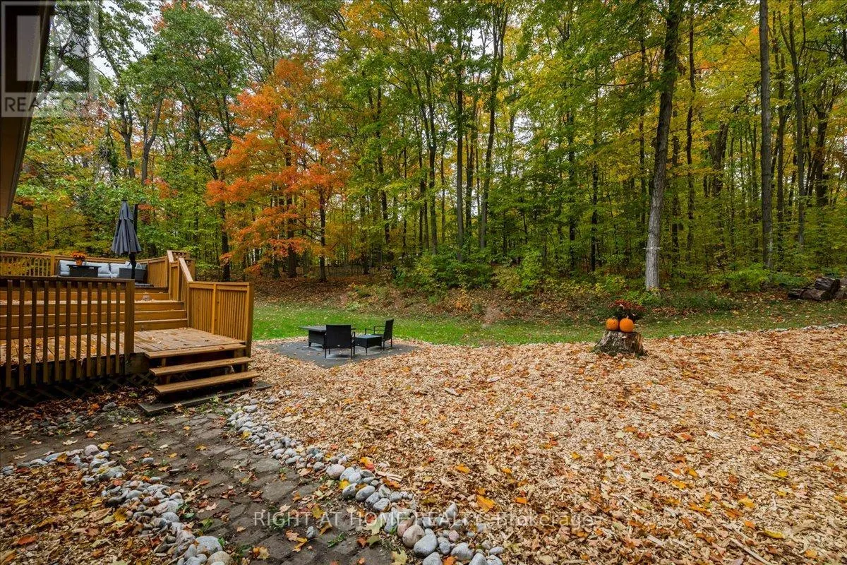 11 WOODLAND CRESCENT