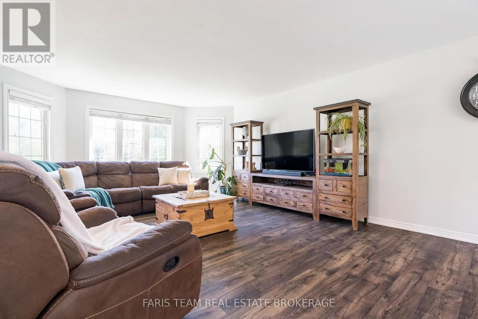 28 SHELSWELL BOULEVARD