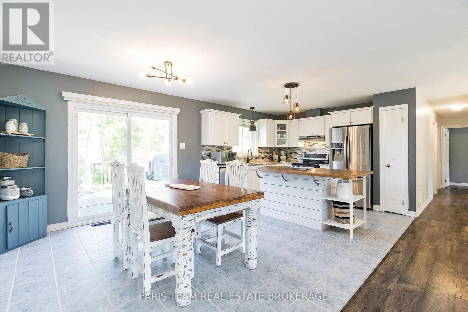 28 SHELSWELL BOULEVARD