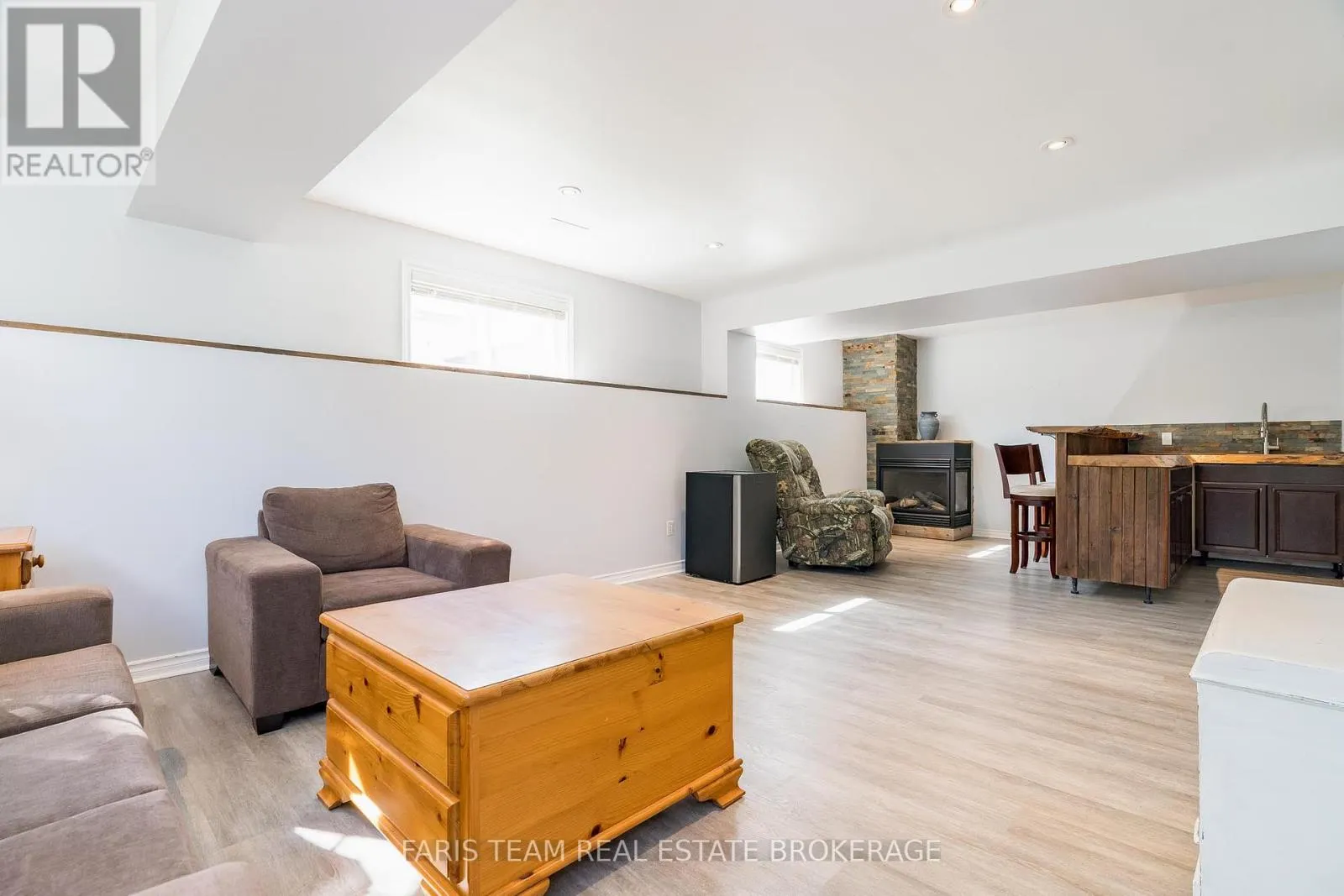 28 SHELSWELL BOULEVARD