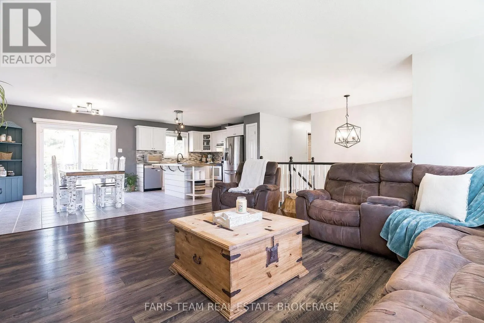 28 SHELSWELL BOULEVARD