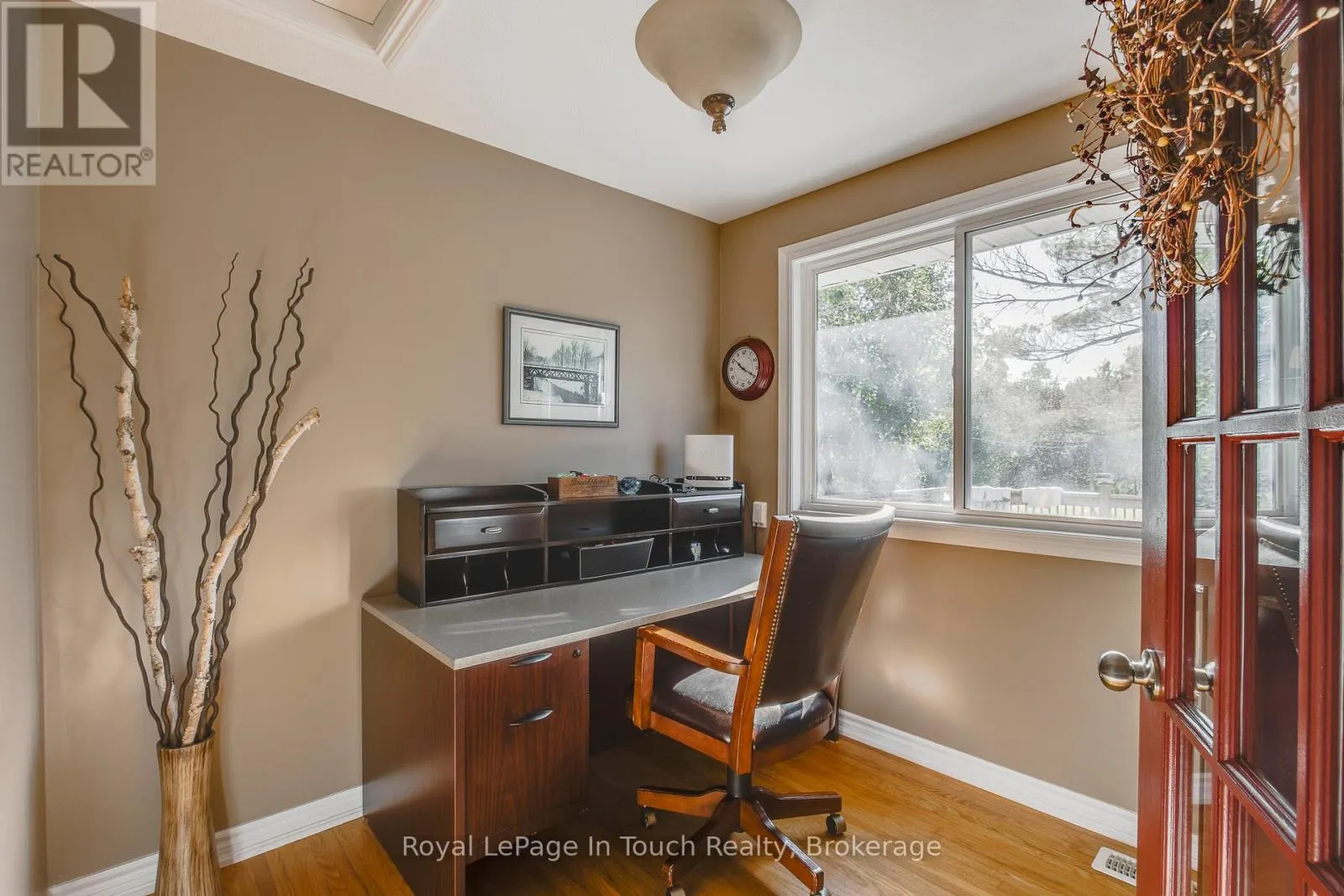 1023 FLOS 4 ROAD W