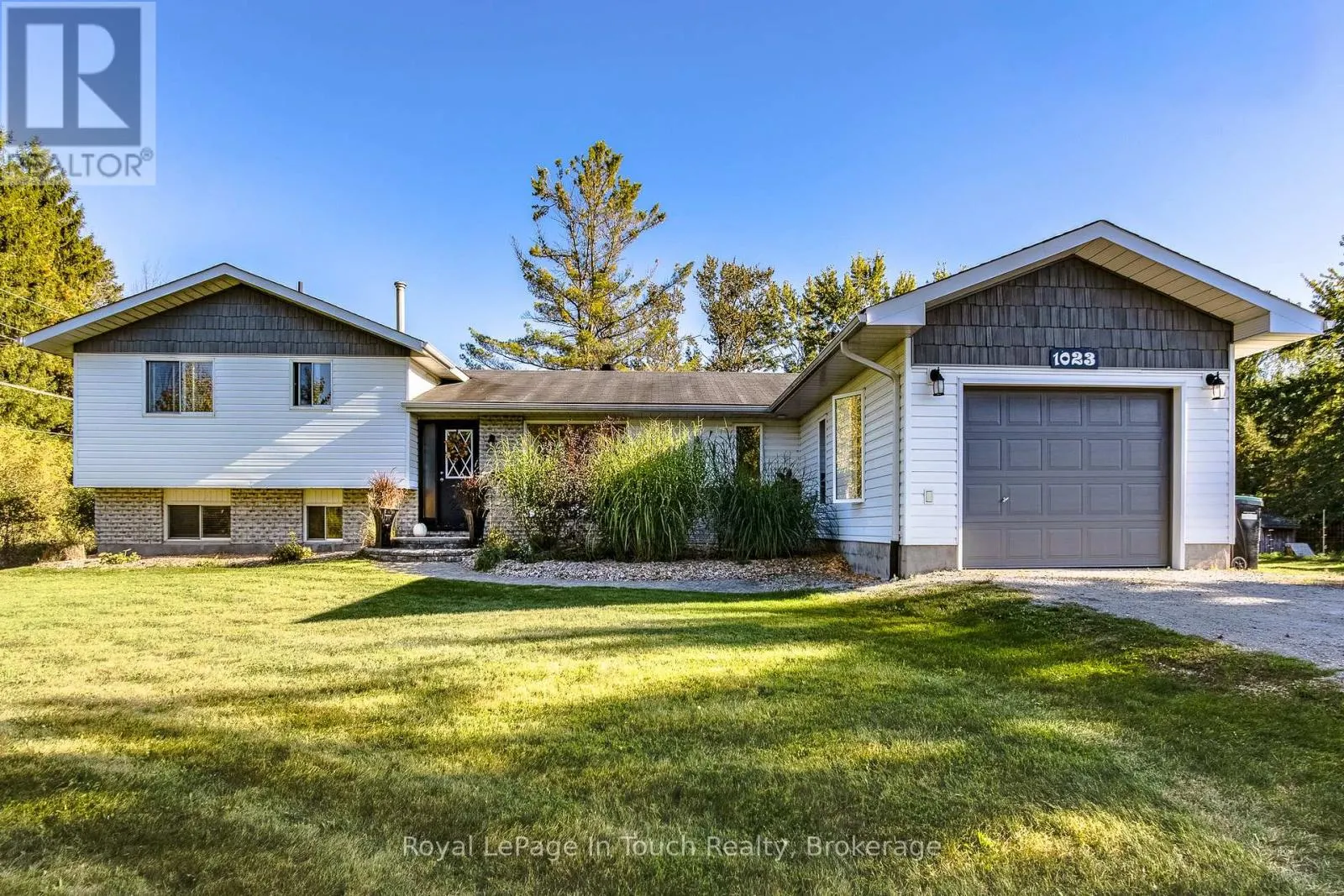 1023 FLOS 4 ROAD W