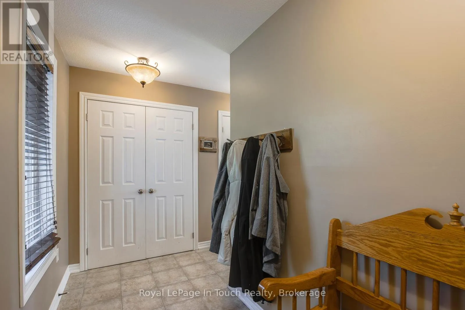 1023 FLOS 4 ROAD W