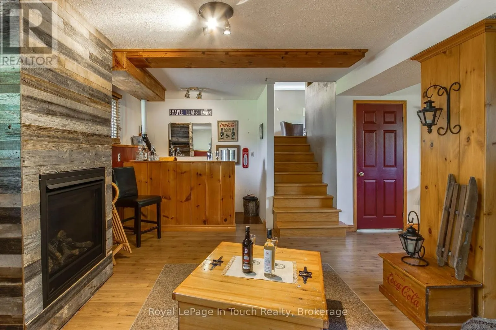 1023 FLOS 4 ROAD W
