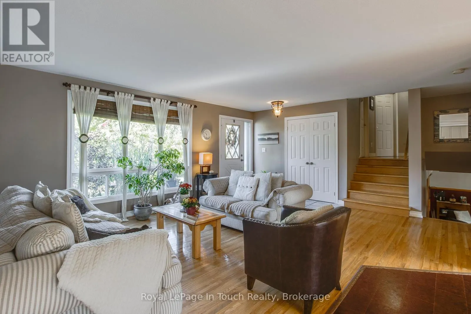 1023 FLOS 4 ROAD W