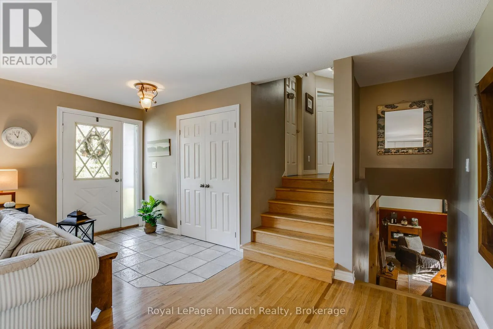 1023 FLOS 4 ROAD W