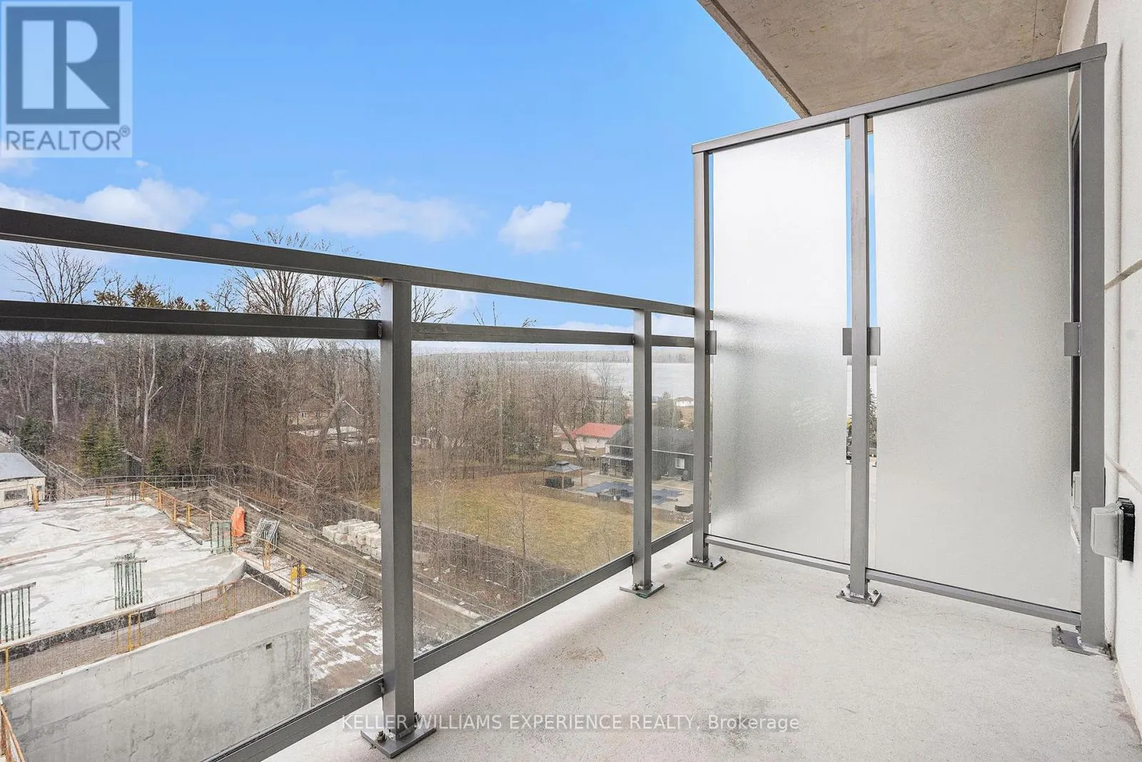 302 - 56 LAKESIDE TERRACE