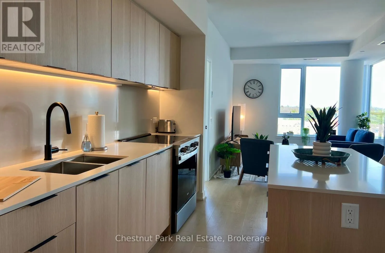 524 - 31 HURON STREET, #524
