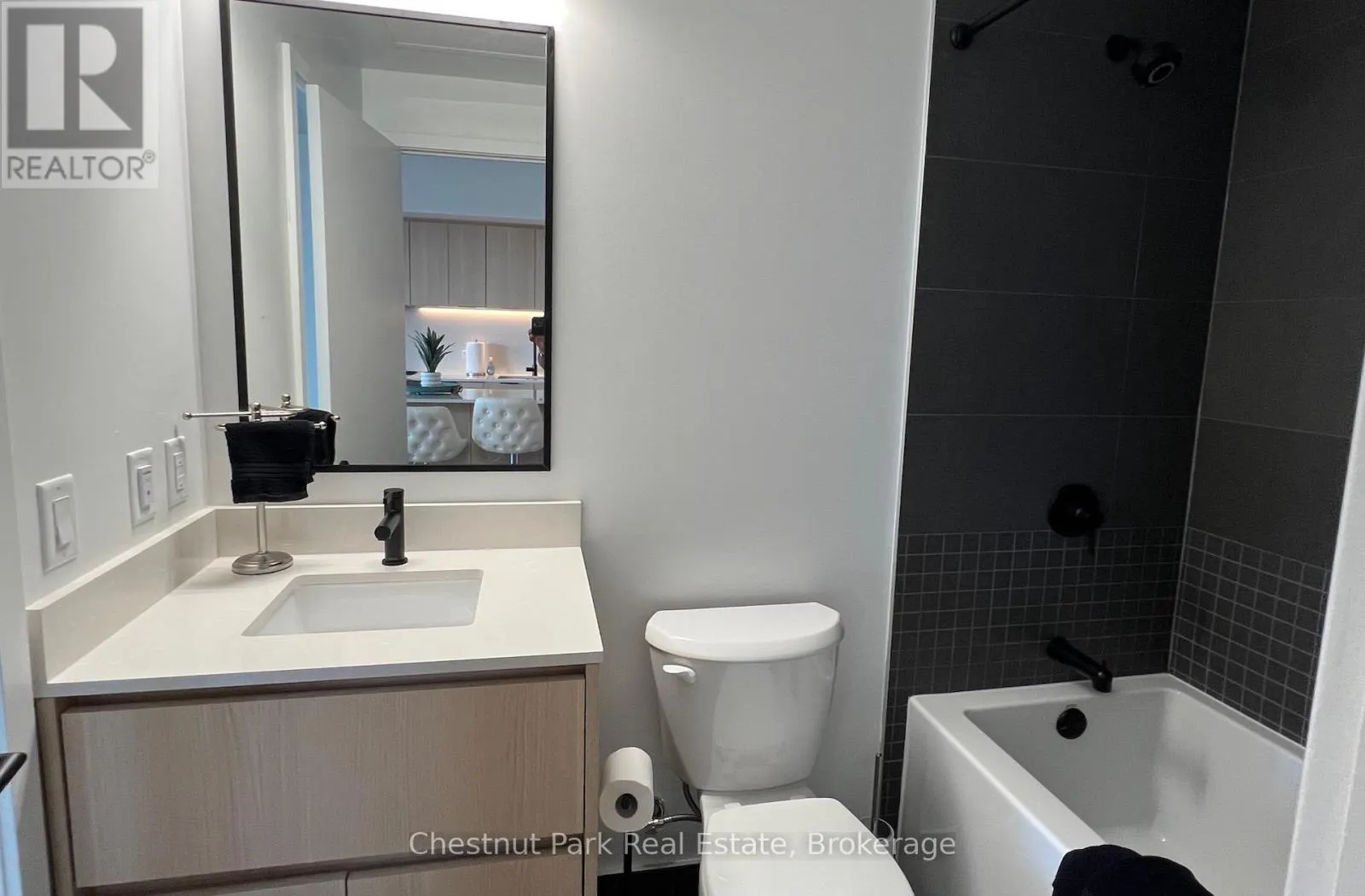 524 - 31 HURON STREET, #524