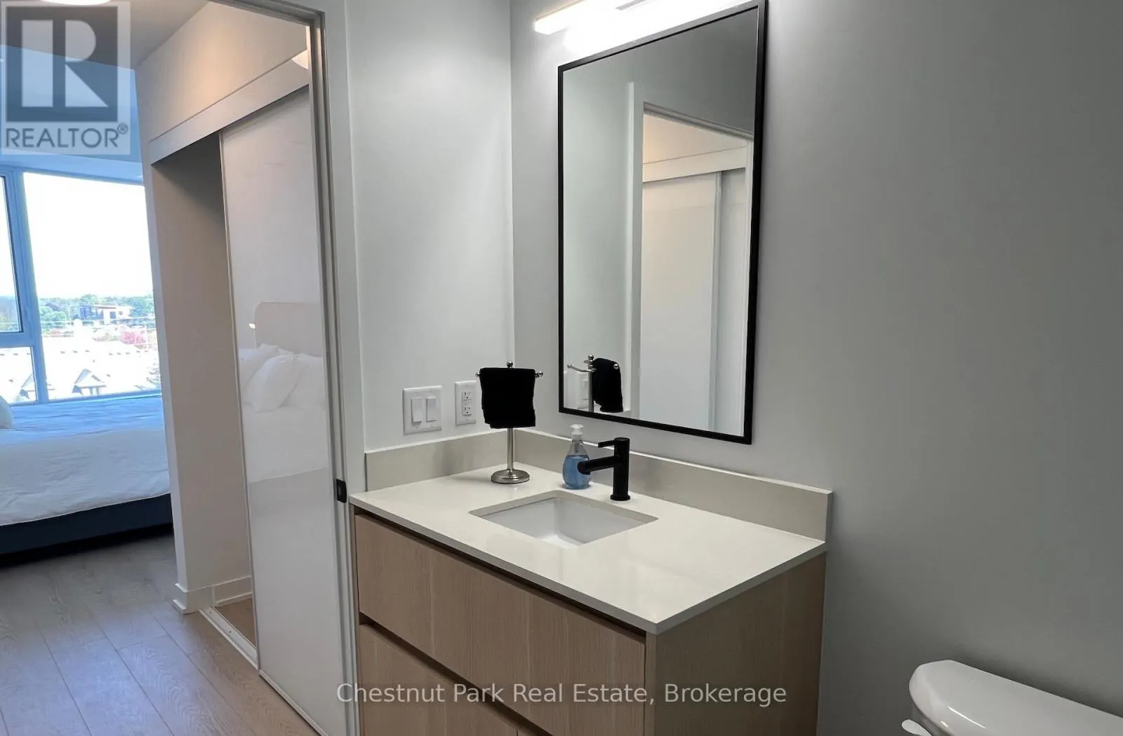 524 - 31 HURON STREET, #524