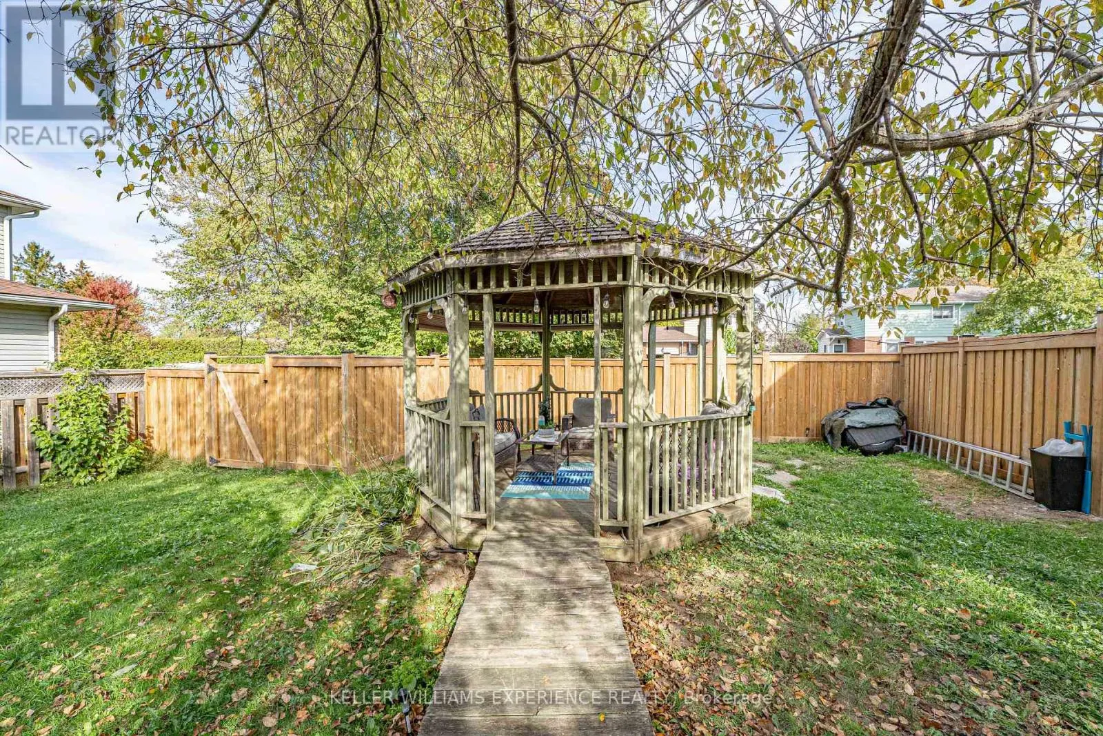 28 GIBBARD CRESCENT