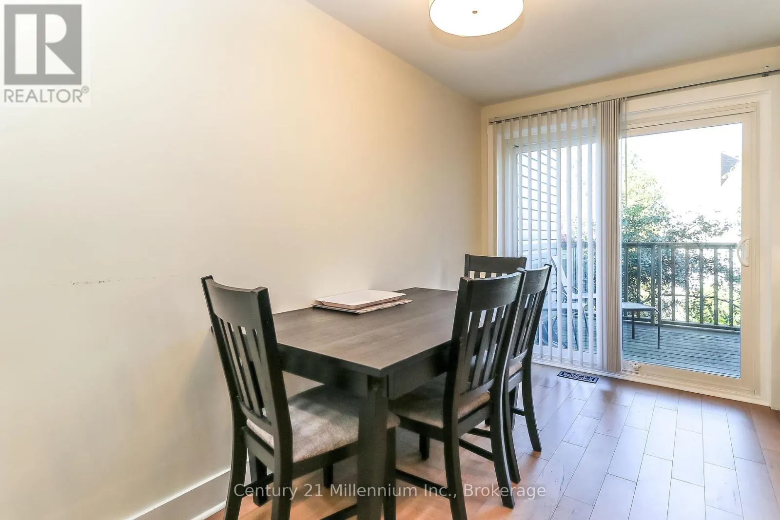 194 ESCARPMENT CRESCENT