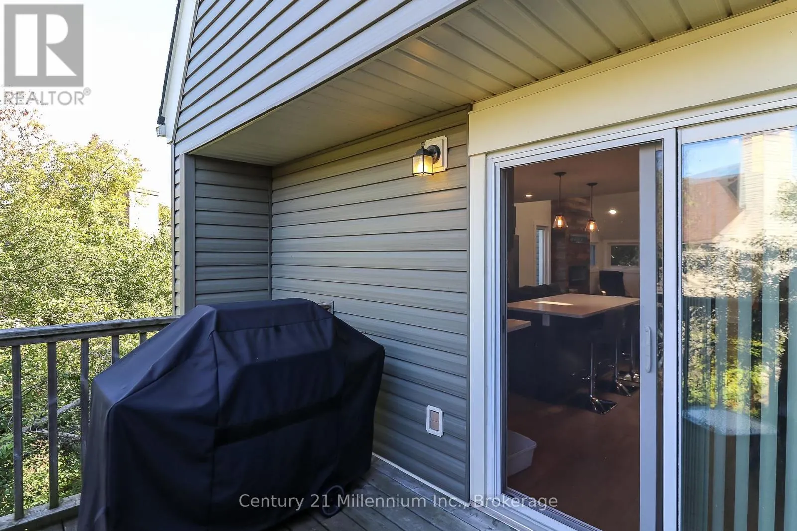 194 ESCARPMENT CRESCENT