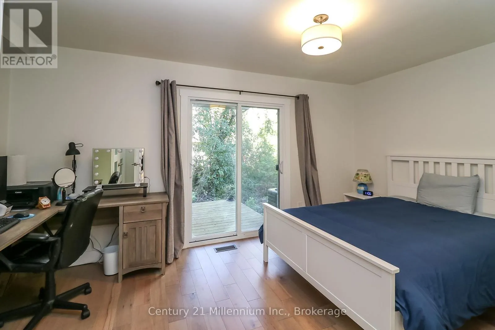 194 ESCARPMENT CRESCENT