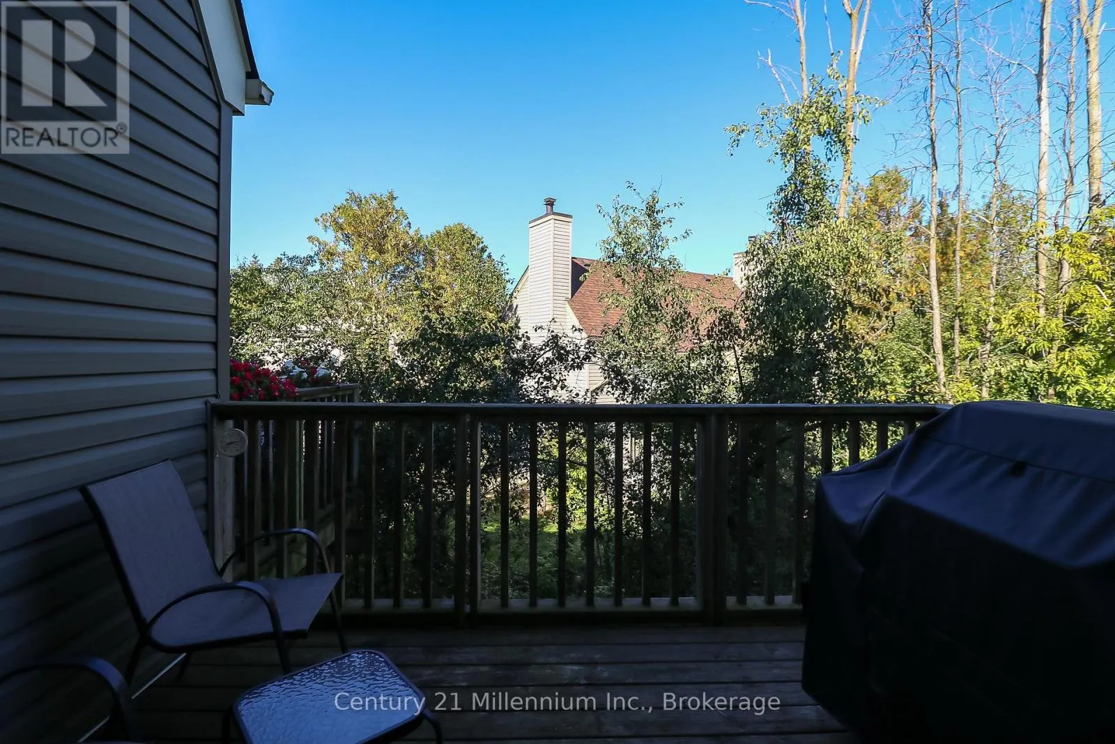 194 ESCARPMENT CRESCENT