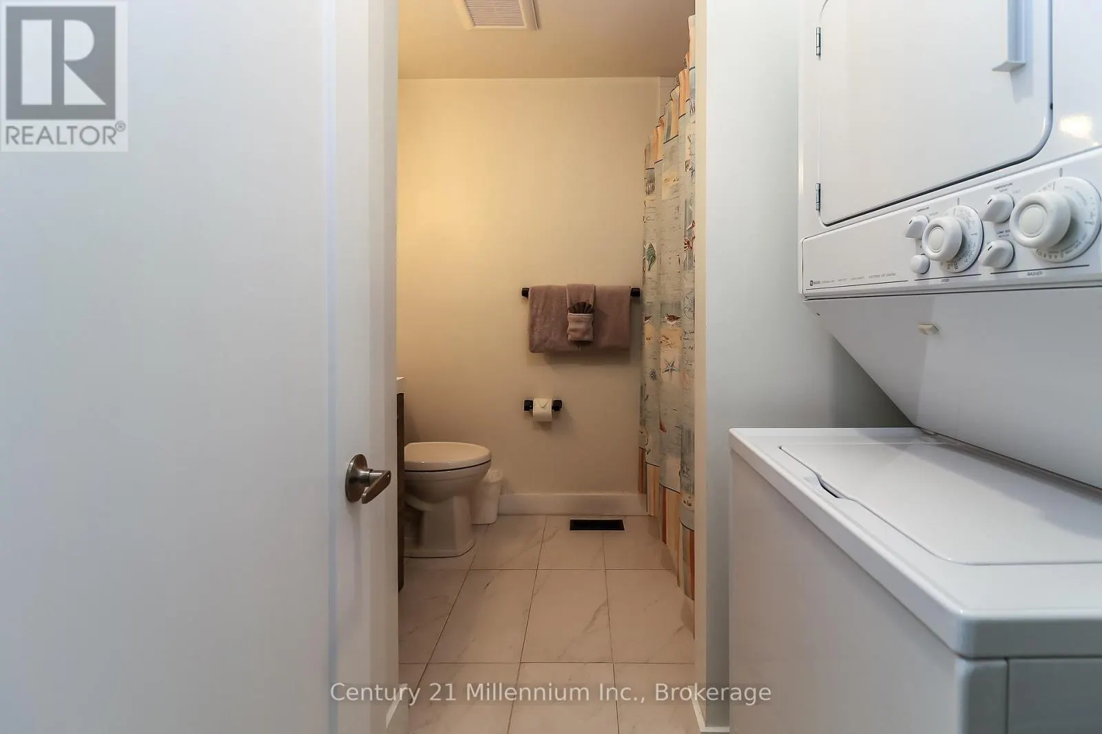 194 ESCARPMENT CRESCENT