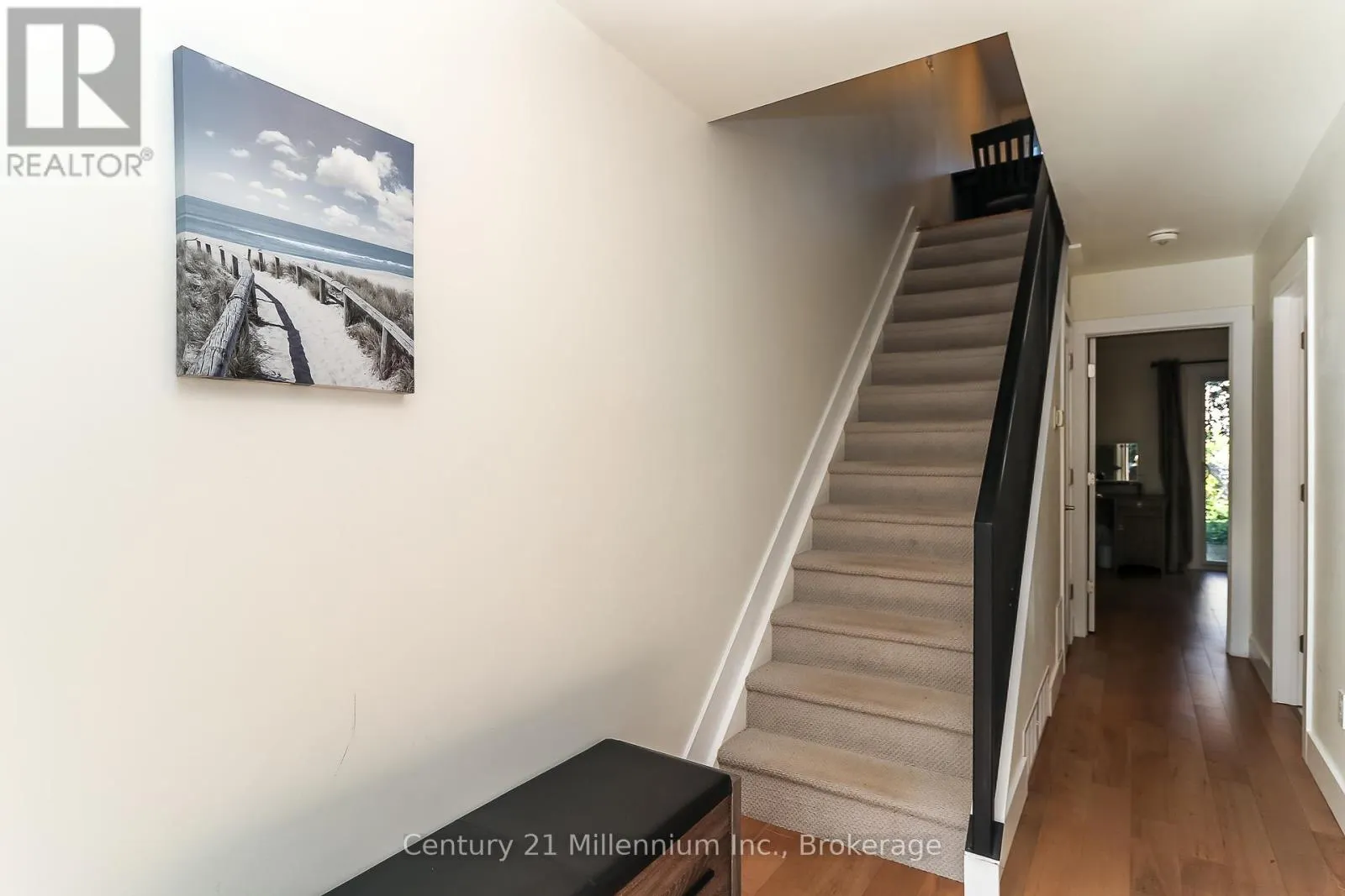 194 ESCARPMENT CRESCENT
