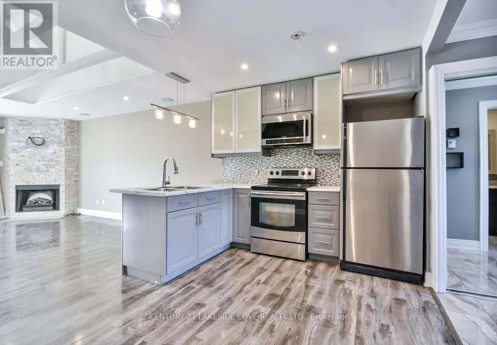UNIT 12 - 81 LAGUNA PARKWAY N