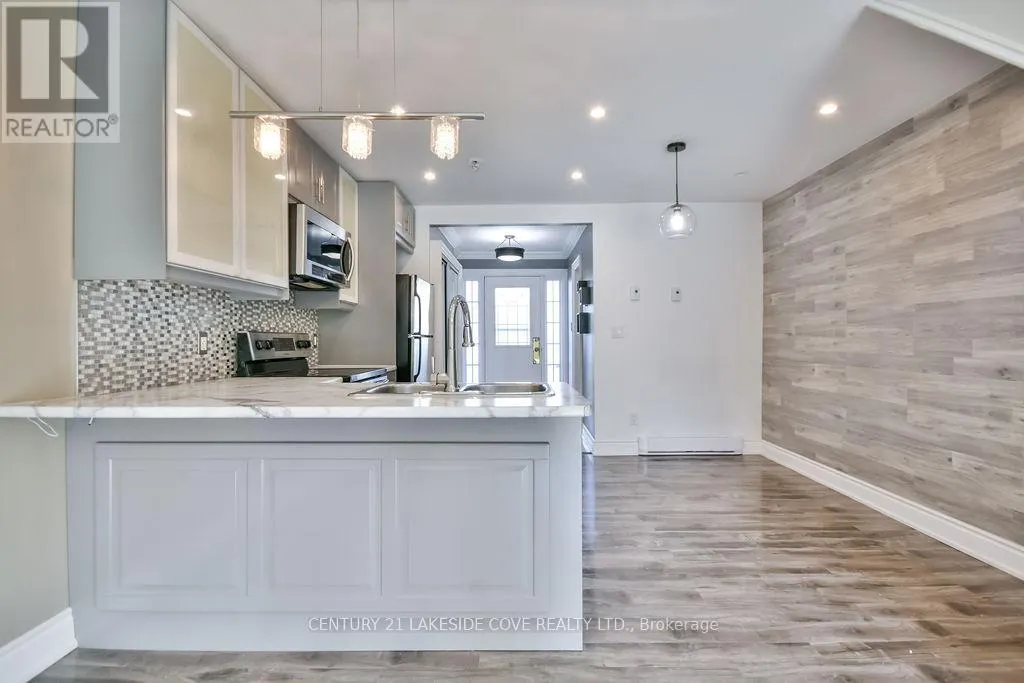 UNIT 12 - 81 LAGUNA PARKWAY N