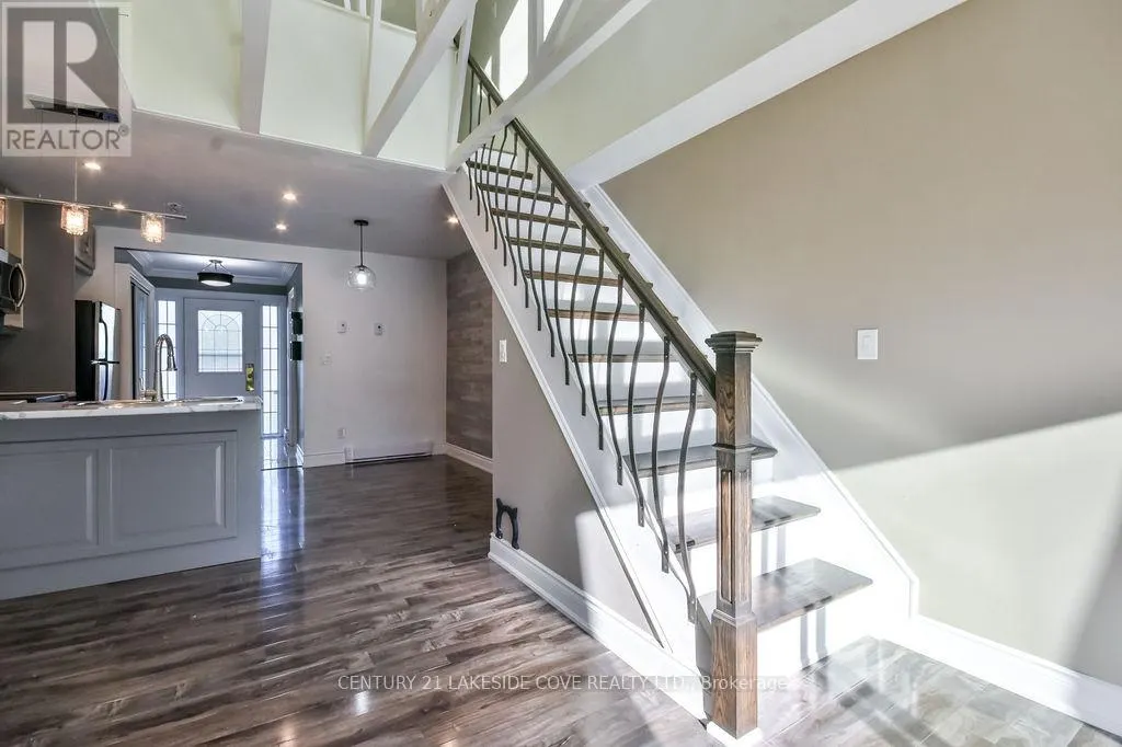 UNIT 12 - 81 LAGUNA PARKWAY N