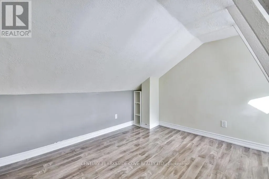 UNIT 12 - 81 LAGUNA PARKWAY N