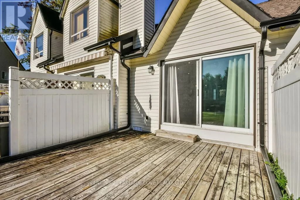 UNIT 12 - 81 LAGUNA PARKWAY N