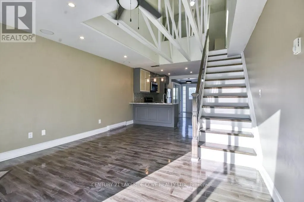 UNIT 12 - 81 LAGUNA PARKWAY N
