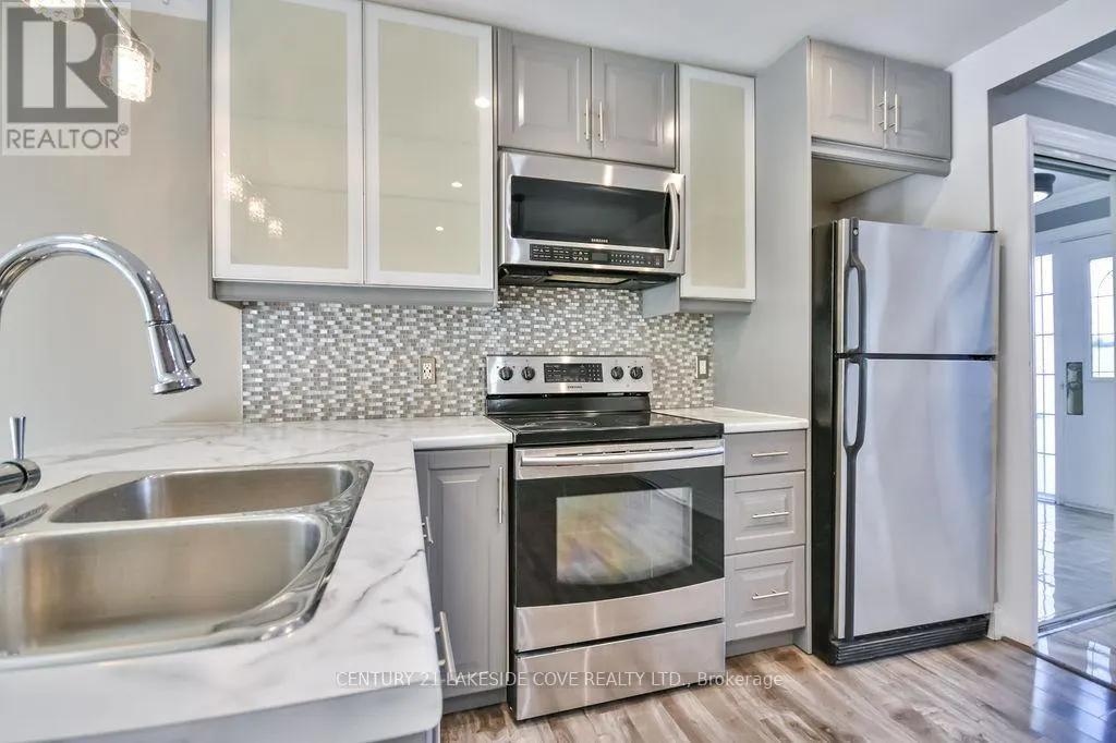 UNIT 12 - 81 LAGUNA PARKWAY N