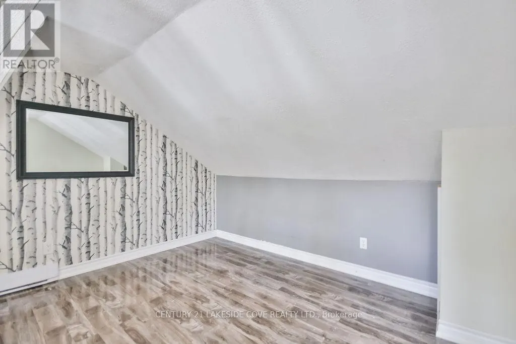 UNIT 12 - 81 LAGUNA PARKWAY N