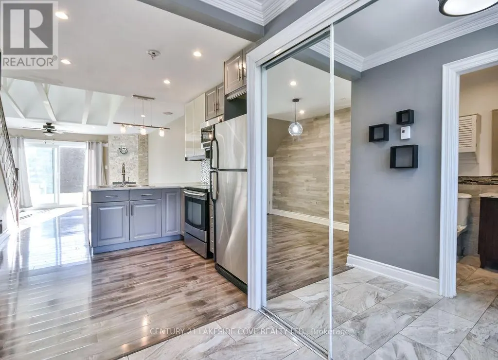UNIT 12 - 81 LAGUNA PARKWAY N