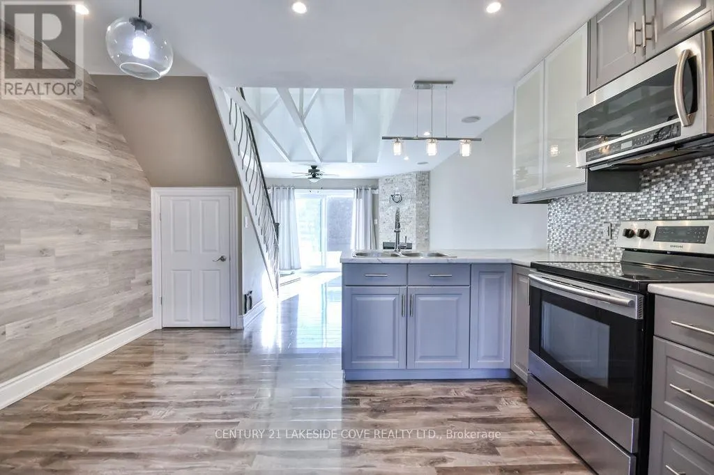 UNIT 12 - 81 LAGUNA PARKWAY N