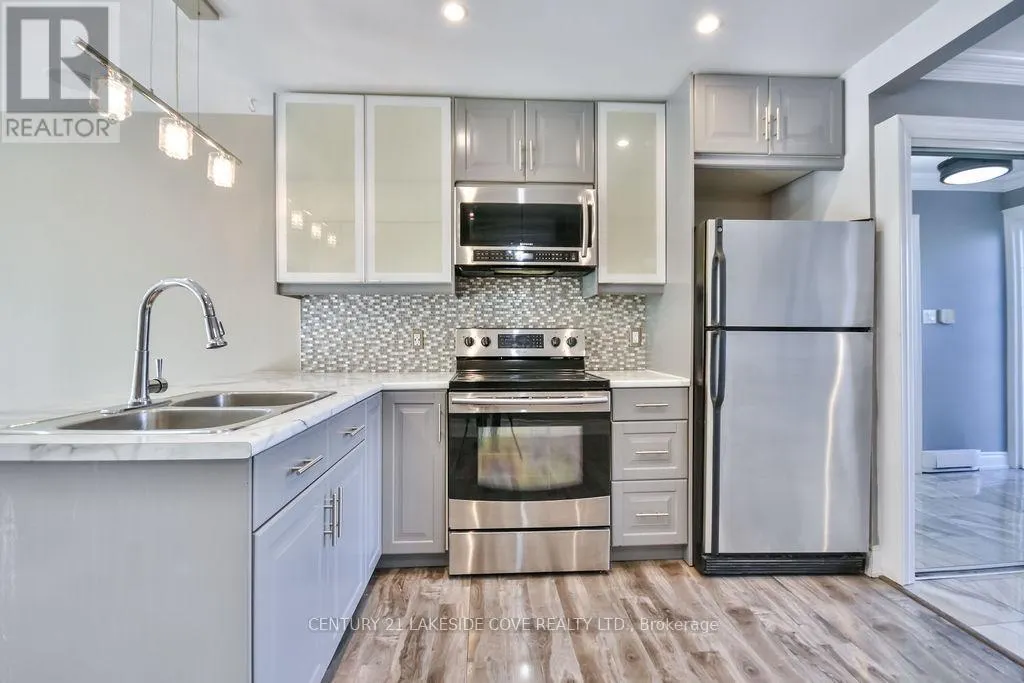 UNIT 12 - 81 LAGUNA PARKWAY N