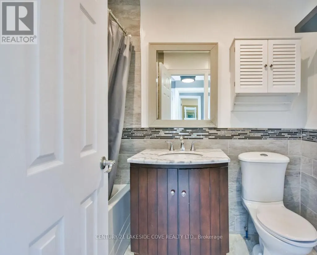 UNIT 12 - 81 LAGUNA PARKWAY N