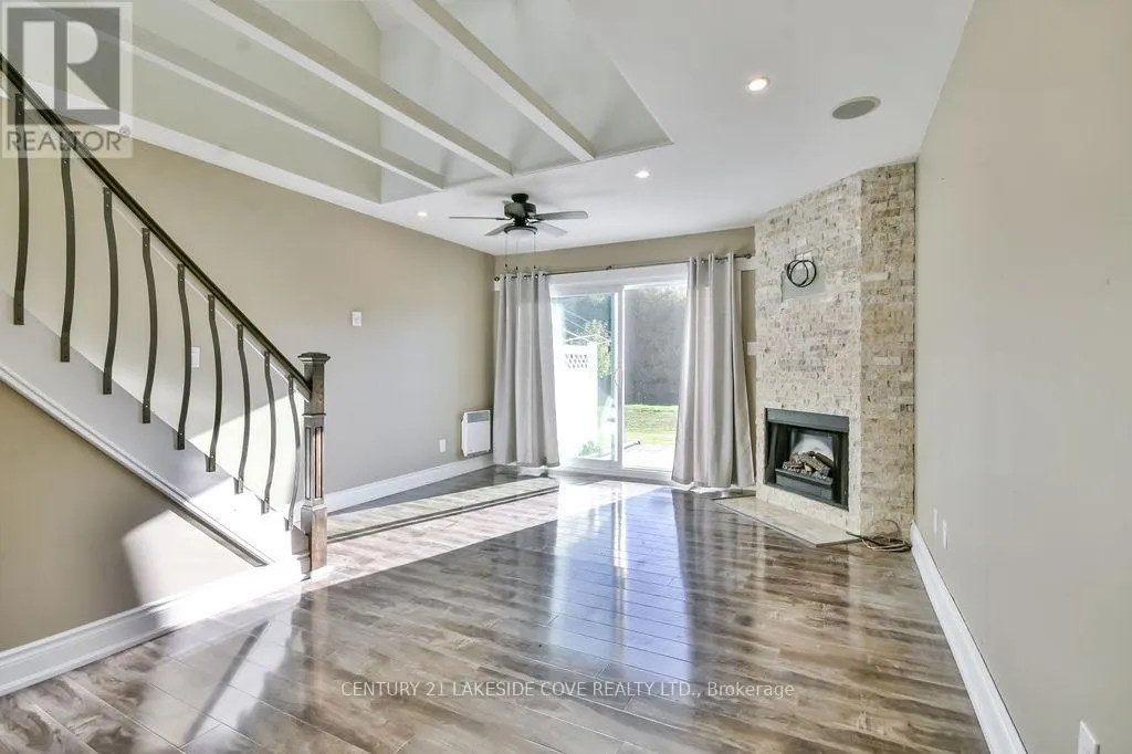 UNIT 12 - 81 LAGUNA PARKWAY N