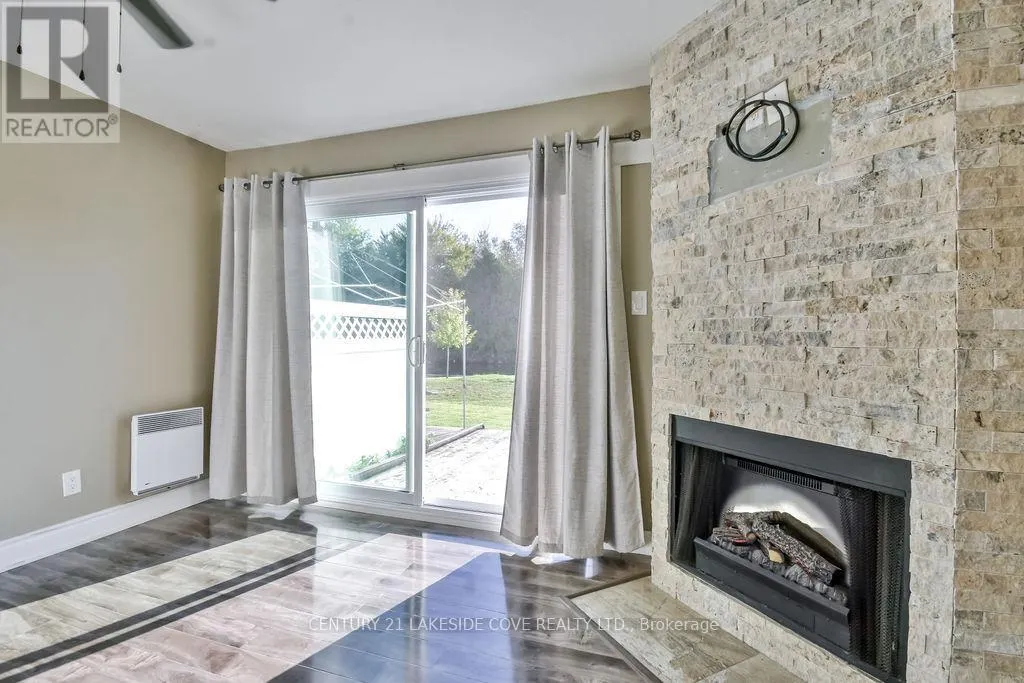 UNIT 12 - 81 LAGUNA PARKWAY N