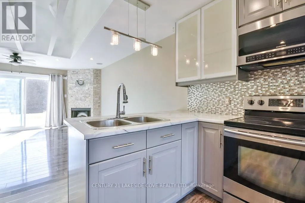 UNIT 12 - 81 LAGUNA PARKWAY N