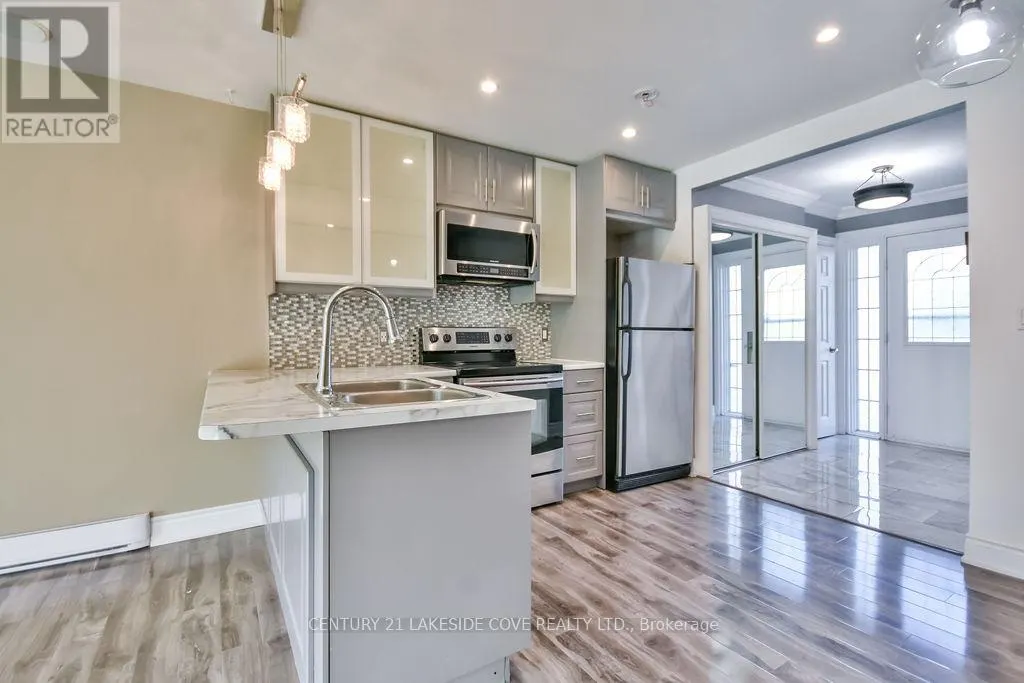 UNIT 12 - 81 LAGUNA PARKWAY N