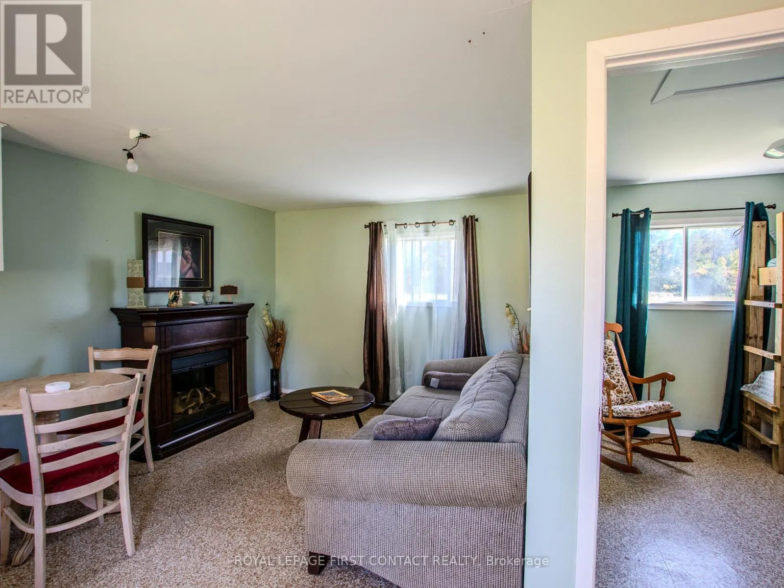 2041 FLOS 4 ROAD W