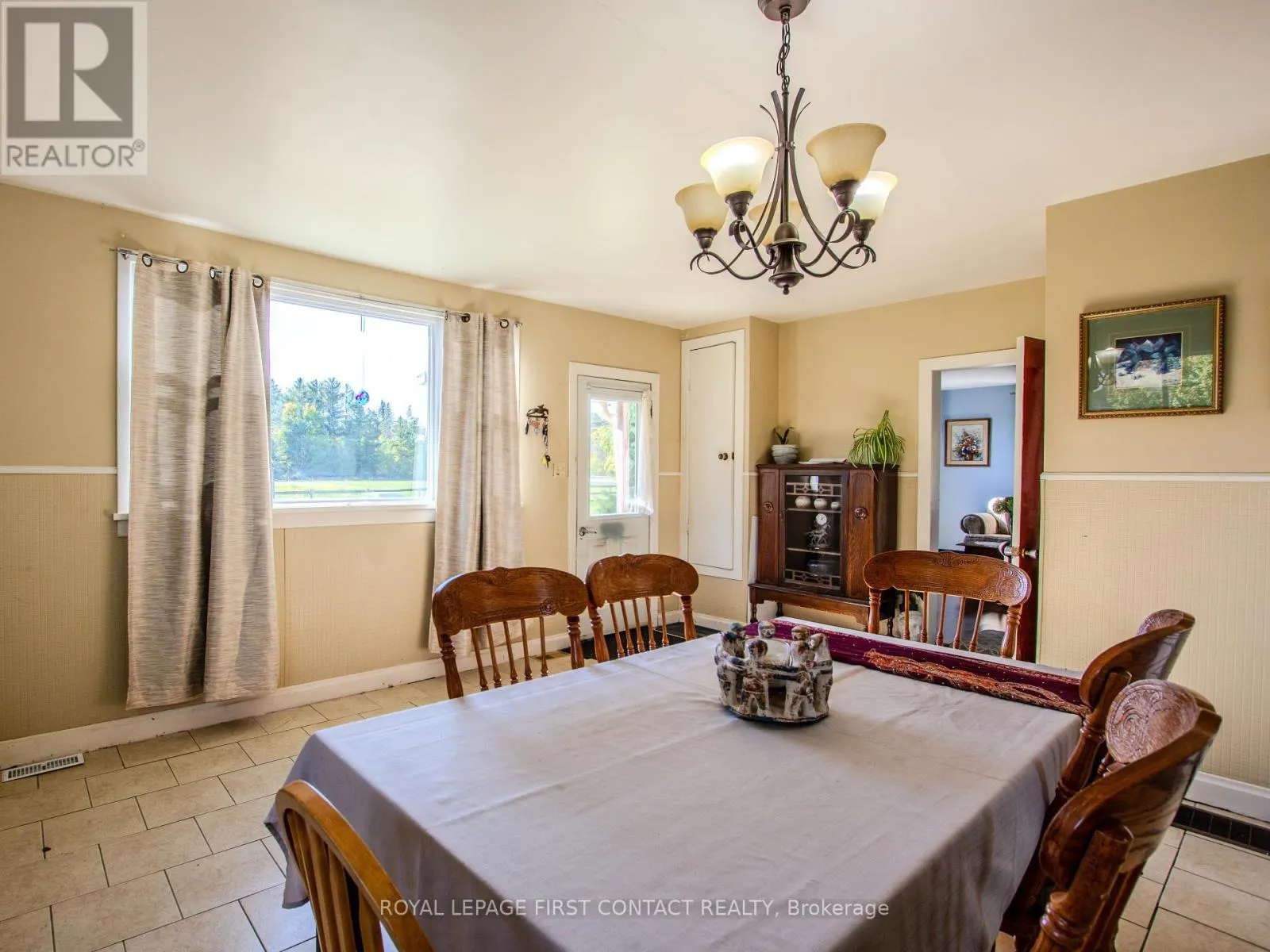 2041 FLOS 4 ROAD W