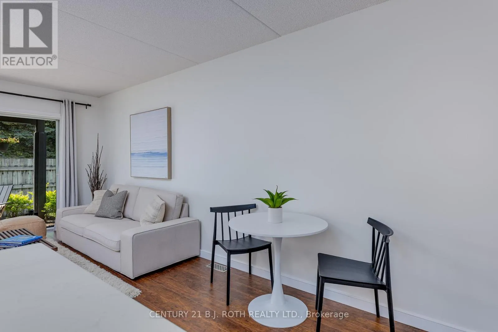 288 MARINERS WAY