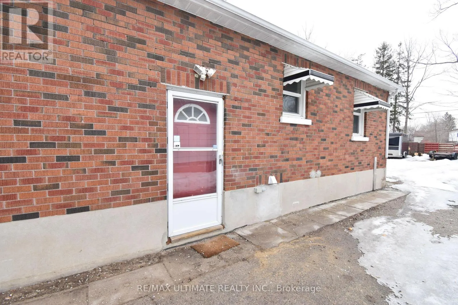 B - 205 INNISFIL STREET
