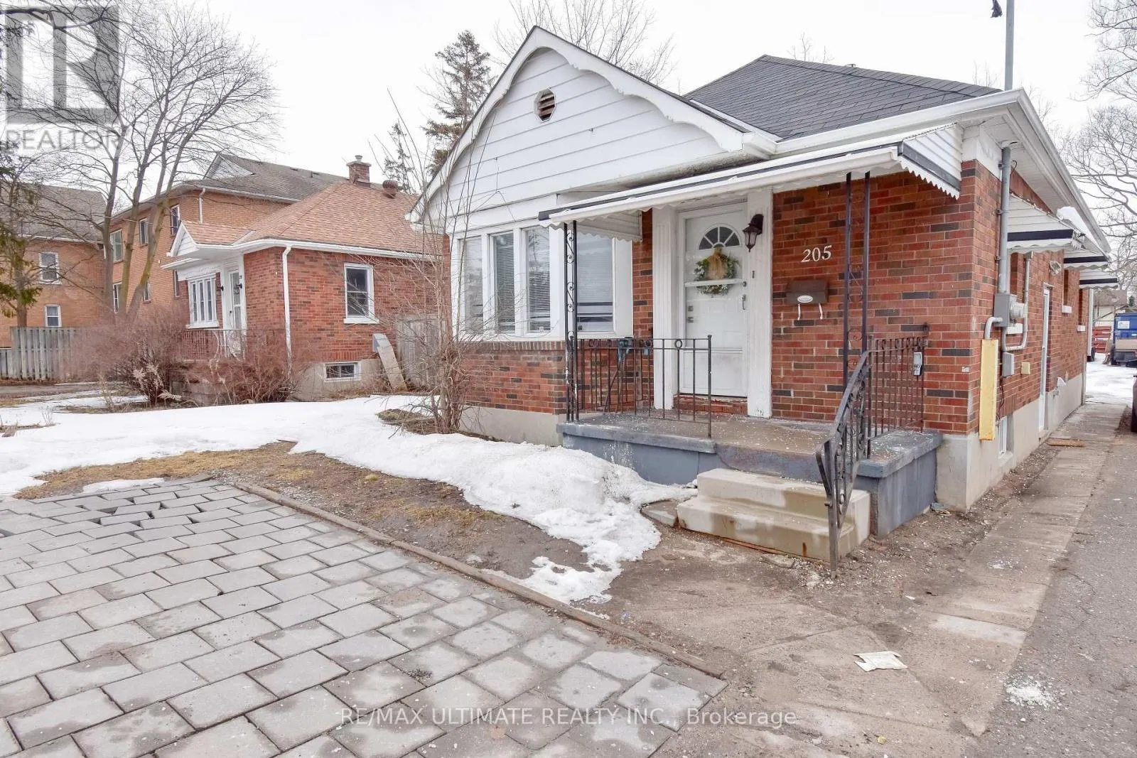 B - 205 INNISFIL STREET