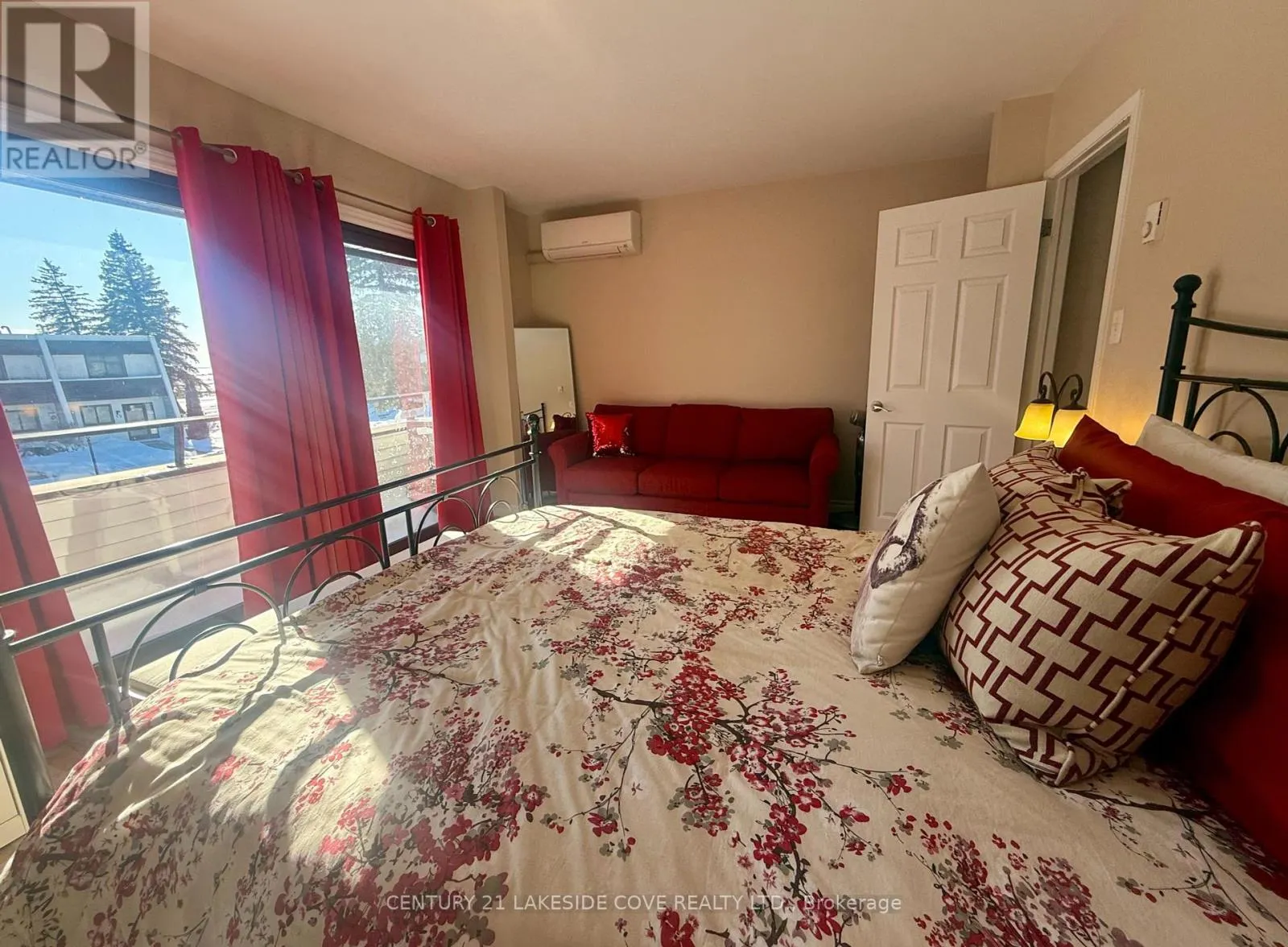 UNIT 27 - 1 PARADISE BOULEVARD S