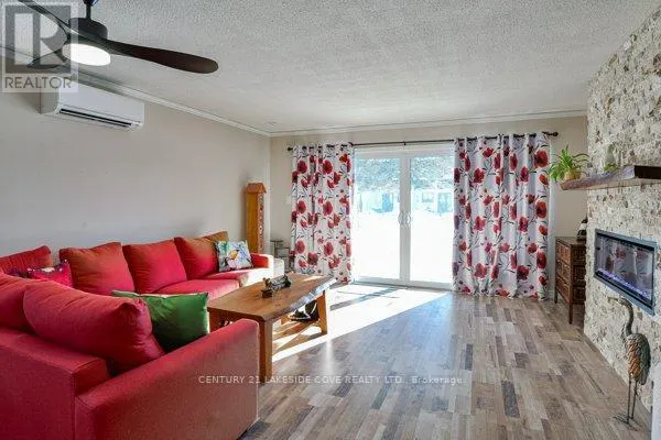 UNIT 27 - 1 PARADISE BOULEVARD S
