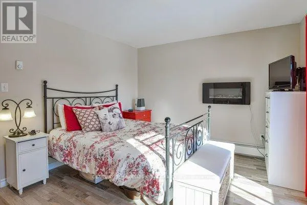 UNIT 27 - 1 PARADISE BOULEVARD S