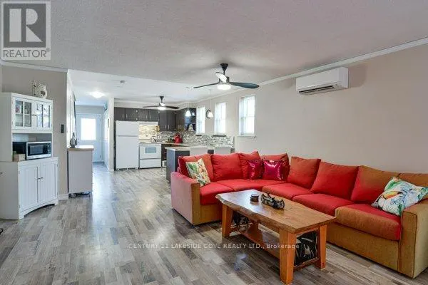 UNIT 27 - 1 PARADISE BOULEVARD S