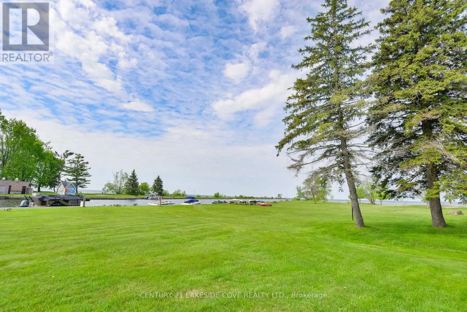 UNIT 27 - 1 PARADISE BOULEVARD S
