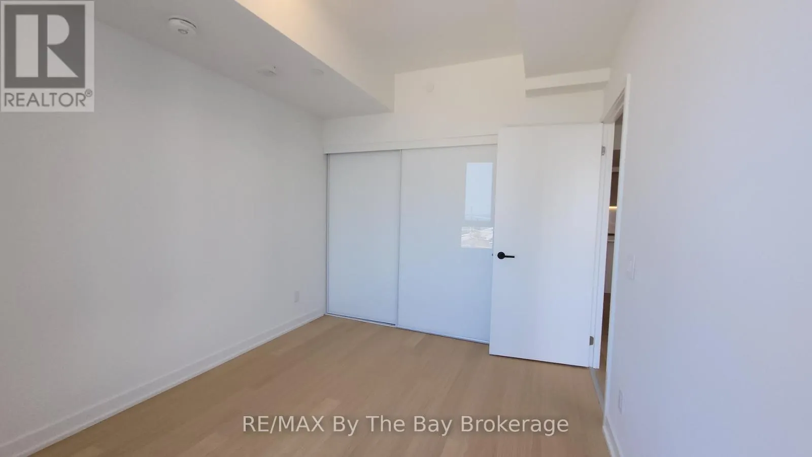 502 - 31 HURON STREET, #502