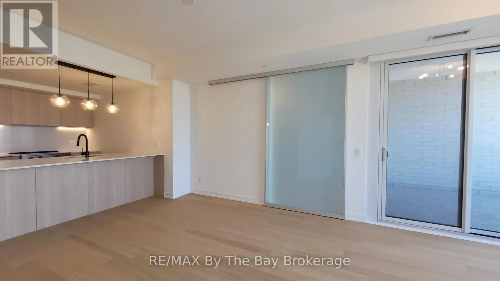 502 - 31 HURON STREET, #502